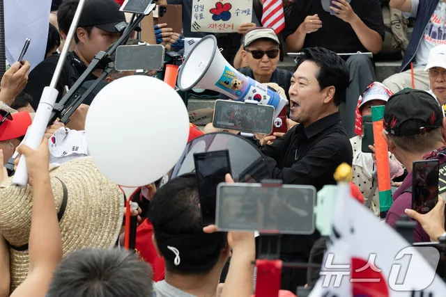 '포스트 장동혁' 안 보여…張 '올공 정치' 바라만 보는 국힘

張, 연일 올공서 장외 정치…국힘, 출구 못 찾고 교착 장기화 퇴진론 이끌 구심