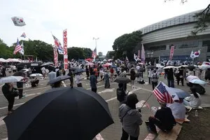 [포토] 수일째 이어지는 재선거 촉구 집회

[천지일보=남승우 기자] 19일 서울 송파구 올림픽공원 핸드볼경기장 앞에서 열린 참정권 집회에서 시