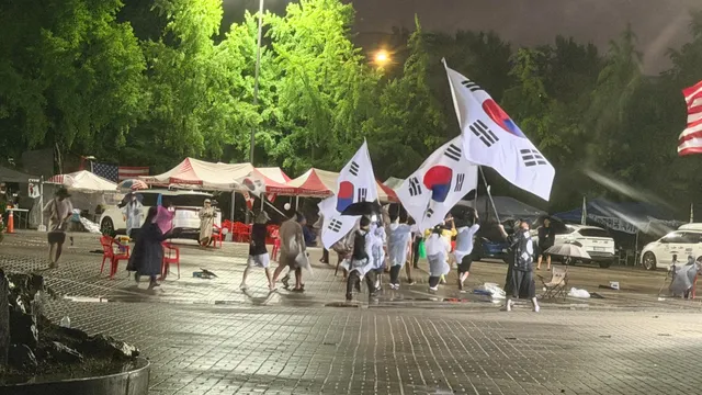 현재 올림픽공원 상황

비가와도
좋아
바람이 불어도 
좋아
오늘도 올림픽공원은 활기차다
즐기는 자 아무도 못이겨
파이팅!!!