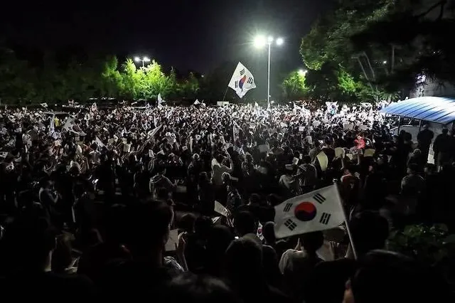 조국을 위해 희생하신 호국영령께 최고의 예를 다해 경의를 표합니다.

호국영령께서 피로 지켜주신 대한민국이 위기입니다.

1인 1표, 그 국민주