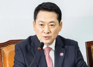 장동혁, 이번주 전국 순회 마무리…‘장외정치’ 비판에 “실명으로 말...

장동혁 국민의힘 대표가 이번주를 끝으로 참정권 수호 집회 현장 전국 