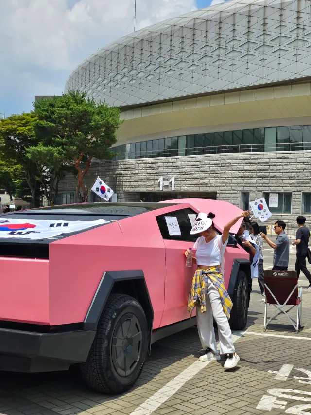 이렇게 유쾌한 시위를 봤는가~ ?