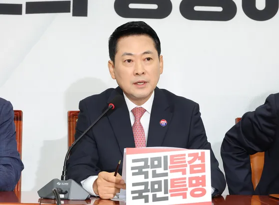 장동혁 측, '올공 행보' 당내 비판에 "실명으로 하라" 반격

국민의힘 박준태 당대표 비서실장이 장동혁 대표의 올림픽공원 집회 참석에 대한 당