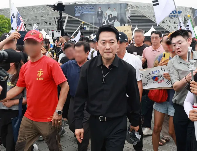 '올공'으로 모이는 국힘… 힘 받는 장동혁, 짙어지는 '반한동훈'

국민의힘 의원들이 공개·비공개를 가리지 않고 장동혁 대표가 매일 찾는 ‘올림