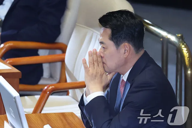 장동혁 "한동훈 복당, 당 확장이나 통합에 도움 안 된다 확신"

"시민들과 함께 목소리 내고 싸워 지지율에 큰 변화" "지선 이후 흔드는 분들