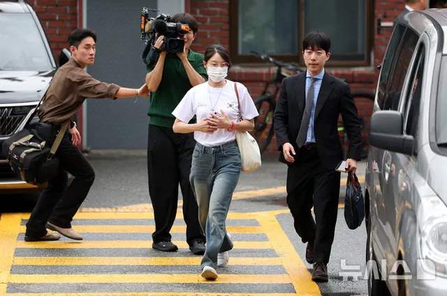 잠실 개표소 '올다르크', 오늘 구속기로…시위 참가자 5명 심사

[서울=뉴시스]조수원 기자 = 서울 송파구 올림픽공원 핸드볼경기장 개표소 현장