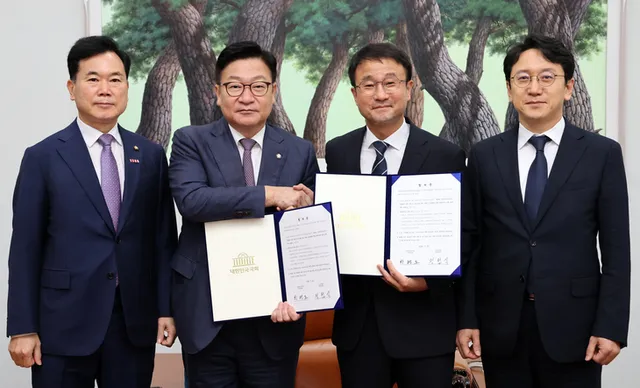 선관위 특검 합의한 여야…‘2라운드’ 쟁점은?

6·3 지방선거 투표용지 부족 사태를 둘러싼 중앙선거관리위원회 특별검사(선관위 특검) 도입에 여