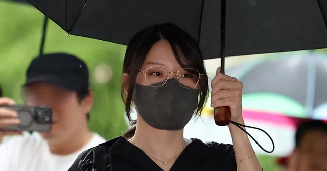 체육단체 진입 막은 ‘올다르크’ 구속 심사 출석... 취재진 질문엔 묵...

체육단체 진입 막은 올다르크 구속 심사 출석... 취재진 질문엔 