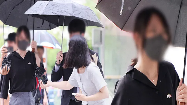 개표소 봉쇄 '올다르크' 영장 기각… 경찰 조롱 남성은 구속

개표소 봉쇄 '올다르크' 영장 기각… 경찰 조롱 남성은 구속[앵커]지난밤 사이 이