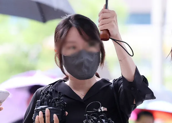 잠실 개표소 출입 막은 30대 여성, 구속 면해…'경찰 조롱' 1명만 구속

서울 송파구 올림픽공원 핸드볼경기장 개표소 봉쇄 시위 현장에서 홀로