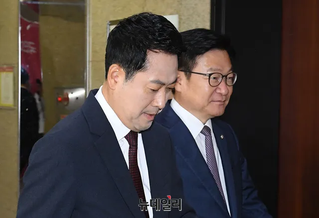 '선관위 특검' 놓고 국힘 투톱 온도차 … 장동혁 "아쉽다" vs 정점식 "사...

국민의힘이 더불어민주당과 중앙선거관리위원회 특별검사법 추진