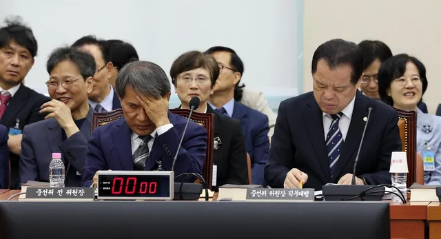 “당장 재검표” “특검서 하자”… ‘잠실 247만표’ 공방만 되풀이

투표용지 부족 사태 국정조사특별위원회가 22일 2차 청문회를 열고 사실상 