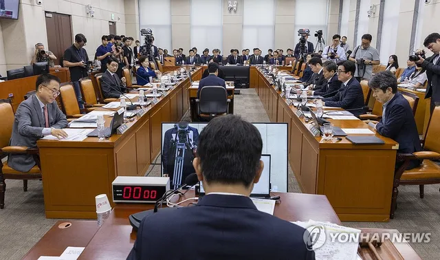 선관위 국조 '재검표 시기' 공방…與 "즉각"·국힘 "특검 이후"

(서울=연합뉴스) 권희원 이율립 기자 = 여야는 22일 국회 6·3 지방선거