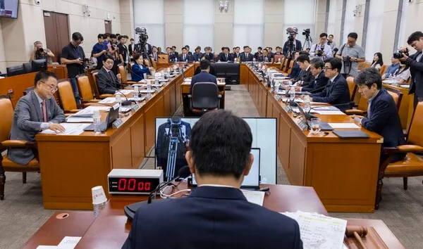 올림픽공원 투표지 재검표 시점 놓고...與 "즉시"·국힘 "특검 이후"

[중앙이코노미뉴스 엄현식] 여야가 22일 국회 6·3 지방선거 투표용지