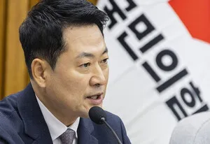 [정치家] 장동혁 국민의힘 대표 ⑨ㅣ장외투쟁·당내 갈등 속 대여 공세...

● 2026-07-21장동혁, 국회서 대여 공세…정보통신망법·주식시