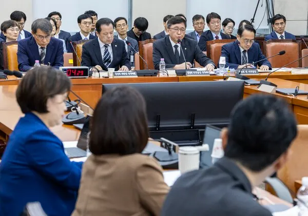 국조특위, 잠실 247만장 재검표 결론 못 내…여야 합의 무산 위기

[THE Biz(더비즈)=정현호 기자] 국회 6·3 지방선거 투표용지 부족