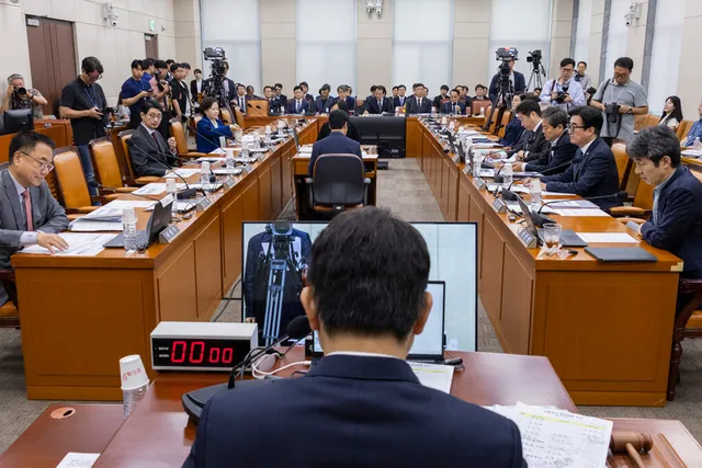 선관위 국조 '재검표' 공방…與"즉시 추진"·野"특검 이후"

여야는 22일 국회 6·3 지방선거 투표용지 부족 사태 국정조사특별위원회 2차 청