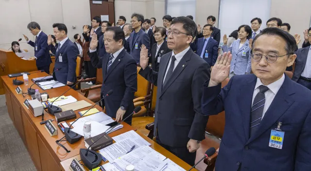 여야, ‘즉시 재검표’ 놓고 정면충돌…“의혹 해소” vs “특검 뒤 검증...

여야는 22일 국회 6·3 지방선거 투표용지 부족 사태 국정조사