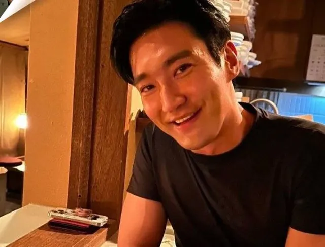 슈퍼주니어 최시원 올림픽공원 집회 영상과 태극기 3개 올려

그룹 슈퍼주니어 멤버 겸 배우 최시원이 송파 올림픽공원 집회를 지지하는 듯한 소셜미