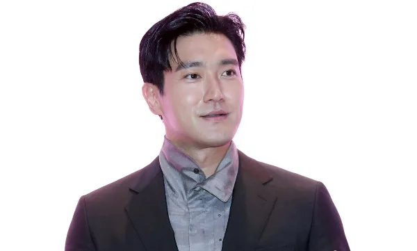 최시원, '올공 시위' 영상에 태극기 이모지…"멸공 애국자" 표현엔 화답

그룹 슈퍼주니어 멤버 겸 배우 최시원이 서울 올림픽공원에서 이어진 재