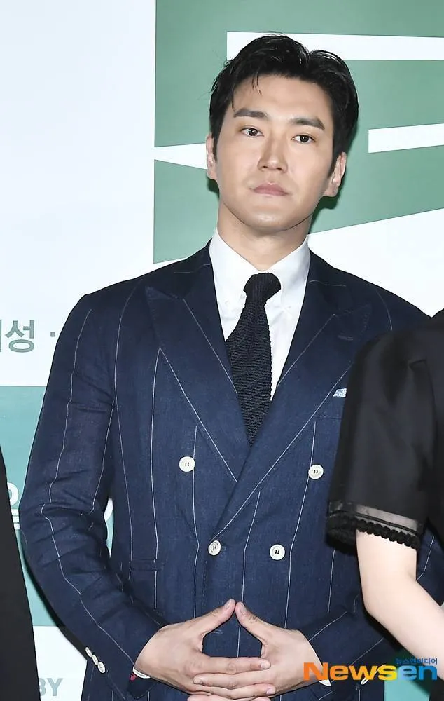 슈퍼주니어 최시원, 올공 시위대 공개 지지 “특정 프레임 폄훼되지 않...

그룹 슈퍼주니어 멤버 최시원이 올림픽공원 시위대를 지지했다.  최시