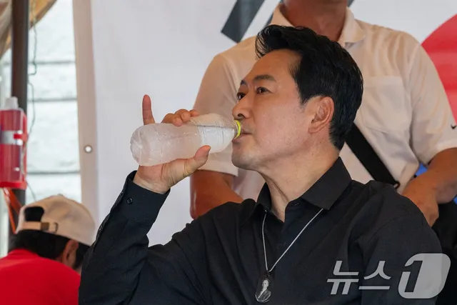 국힘, '선관위 허위입력 의혹'에 화력…'서버 특검·국조 연장' 지렛대

장동혁 "서버 수사 명기 합의 전엔 특검법 합의 승인 안 돼" 재검표 