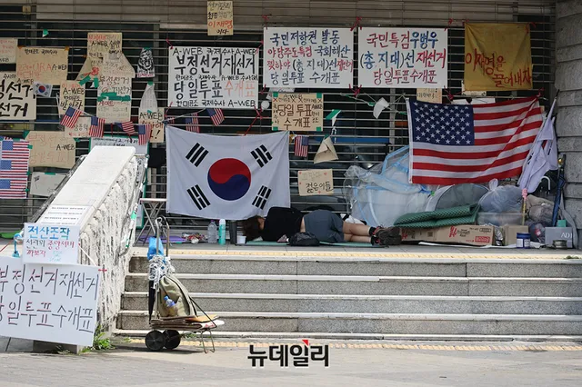"우리가 틀린 게 아니었잖아요 … 선관위 개입 드러났는데 음모론이라고...

"우리가 틀린 게 아니었잖아요."25일 오후 서울 송파구 올림픽공원
