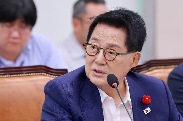 박지원 "대통령 1375조 외교 성과…여야 쪽박 깨지 말아야"

박지원 더불어민주당 의원이 이재명 대통령의 미국 순방 성과를 긍정적으로 평가하면