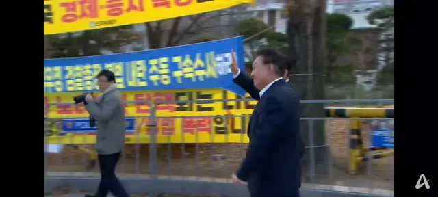 펌)🚨긴급🚨

6월 9일
대통령님
서울중앙 415호 법정 
10시 15분 피해자로 증인 출석하십니다.

많은 응원과 방청 부탁드립니다.

Y