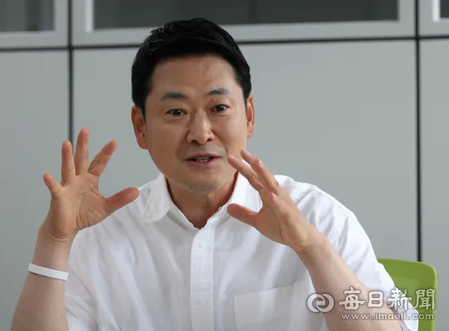 대구 찾은 장동혁 "민주당, 참정권 침해 사태에 미온적…정권 몰락 트리...

장동혁 국민의힘 대표가 25일 대구 매일신문사 회의실에서 인...