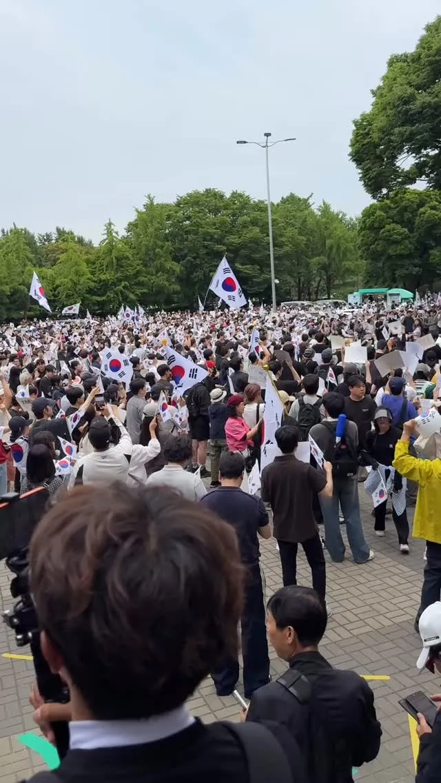2층 2-5 벤치 물품 부족합니다 ㅜㅜ 지원 부탁 드립니다 
봉사자도 부족합니다 교대 가능 하신분 지원 바랍니다 ㅜㅜ