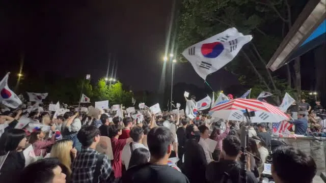 3일 자리 지키고 광주 내려갔습니다
잠실 첫 느낌은 나라가 진짜 마지막을 향해 간다는 생각에 울컥거렸고, 
떠날 때는 함께 해주시는 애국자분들을