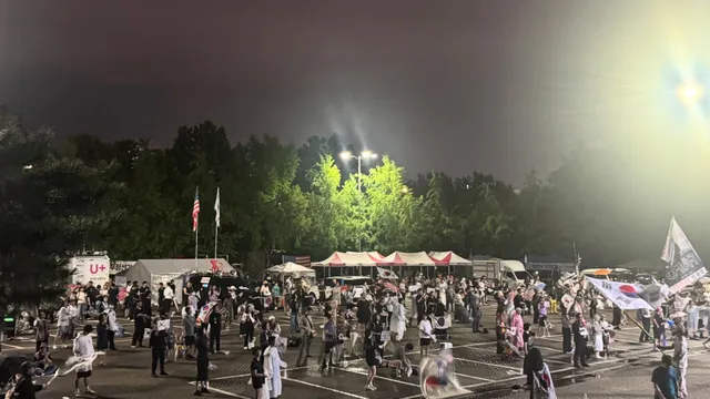 7/9(목) 올림픽공원 의지는 세찬 비도 꺾지 못하네요
신발이 다 젖고 옷이 젖어가면서도 꿋꿋하게 그 자리를 지키는 모습들 ㅠㅠ 화이팅입니다!!