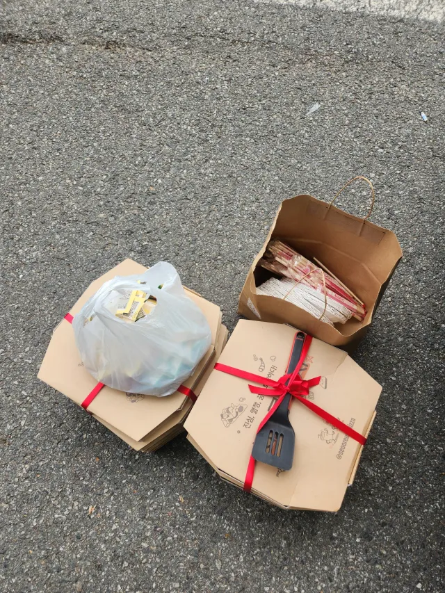 <밥>

밥이 먼저다