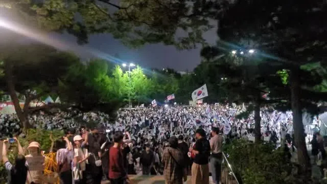 올공 실시간)
윤카께서 그러셧다
"청년들이 깨닫고 일어선다면 
절대 반국가 세력에무너지지 않을것"
지금입니까? 대통령님