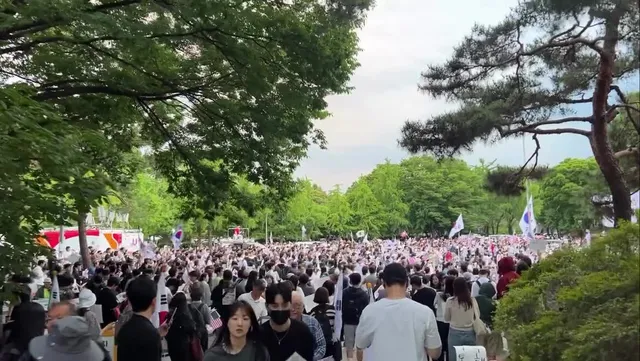 현상황 점점 더 커지는 듯
