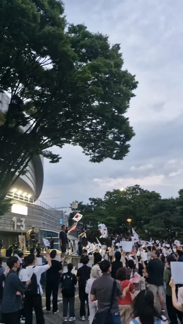 오늘도 집회!! 다들 지쳐보이지만 힘냅시다!!