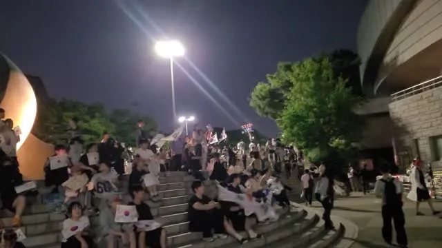 오늘도 온 올림픽공원

오늘의 애국가

내일 또 봐요