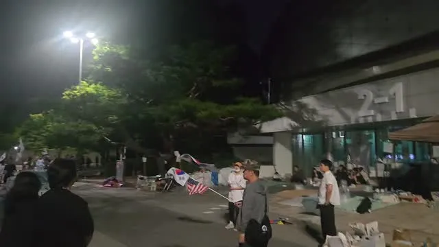 전한길 아저씨 오늘도 나옴
쁘락지랑 대진연 아까도 내쫓음
근데 확실히 수요일이 위험함
숫자가 엄청 적음