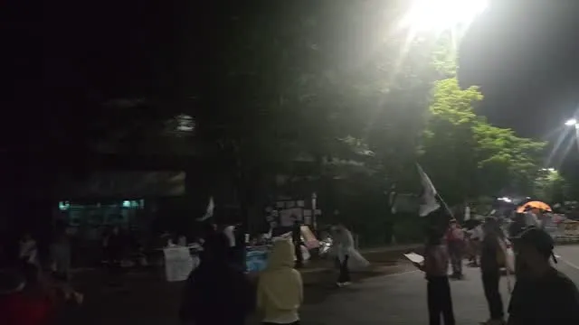 전한길 아저씨 오늘도 나옴
쁘락지랑 대진연 아까도 내쫓음
근데 확실히 수요일이 위험함
숫자가 엄청 적음