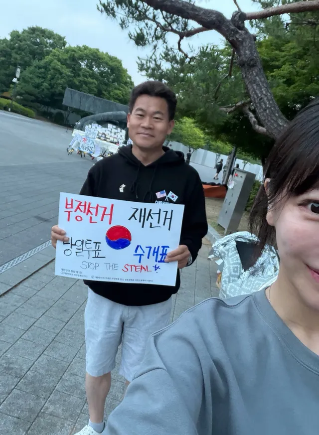 #전한길 엄청 귀여우심
새벽 5시 누구보다 빠르게 후다닥 달려가심!!ㅋㅋㅋ